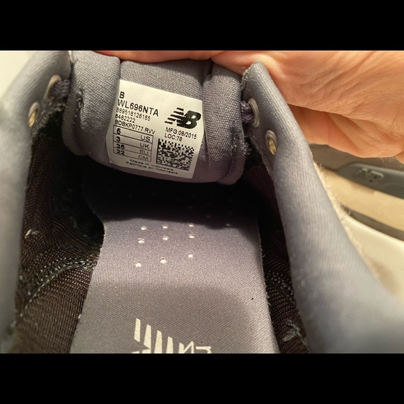 New Balance 696 Sneakers - Picture 5 of 8
